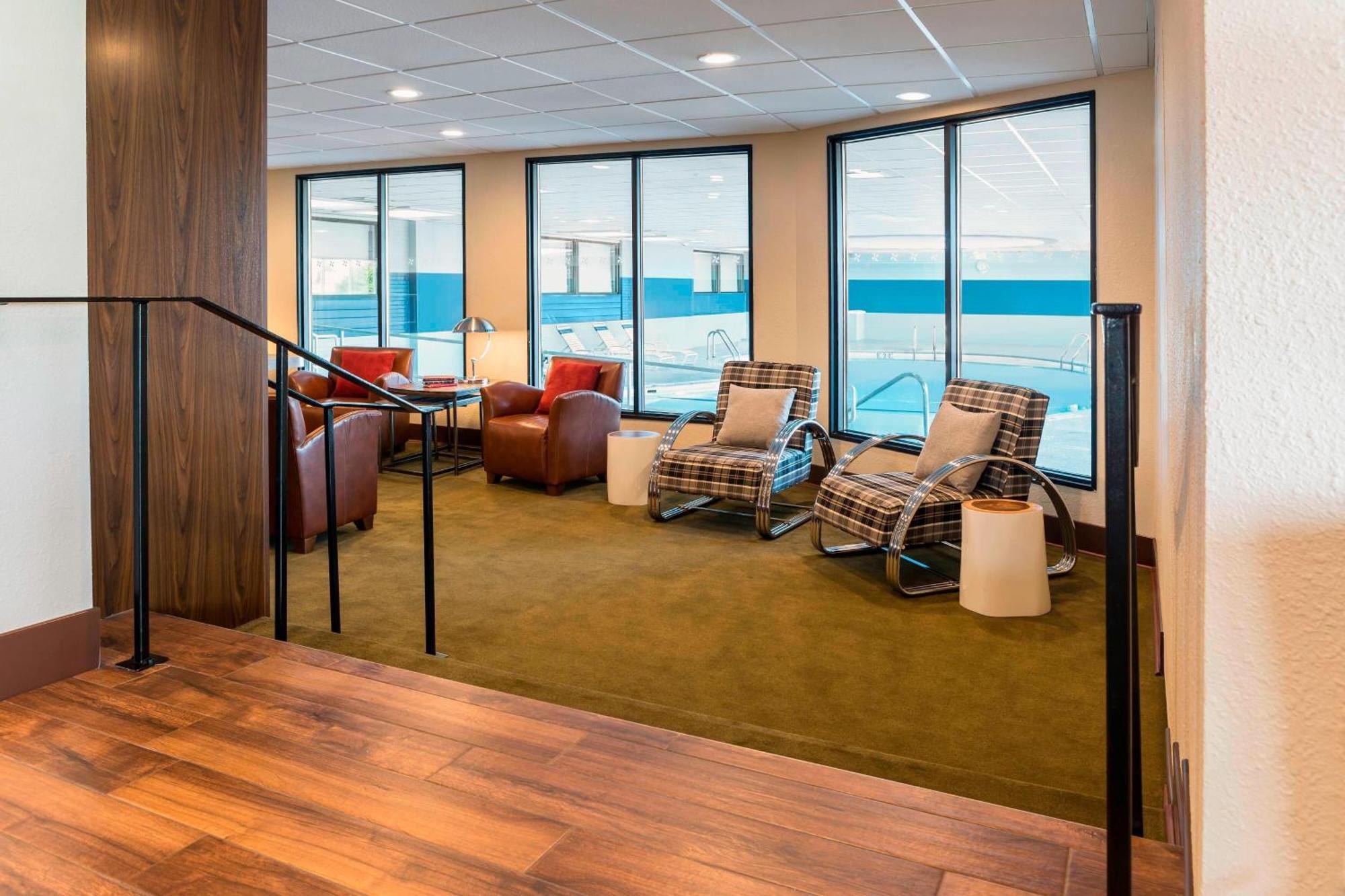 Four Points By Sheraton Milwaukee Airport Exterior photo