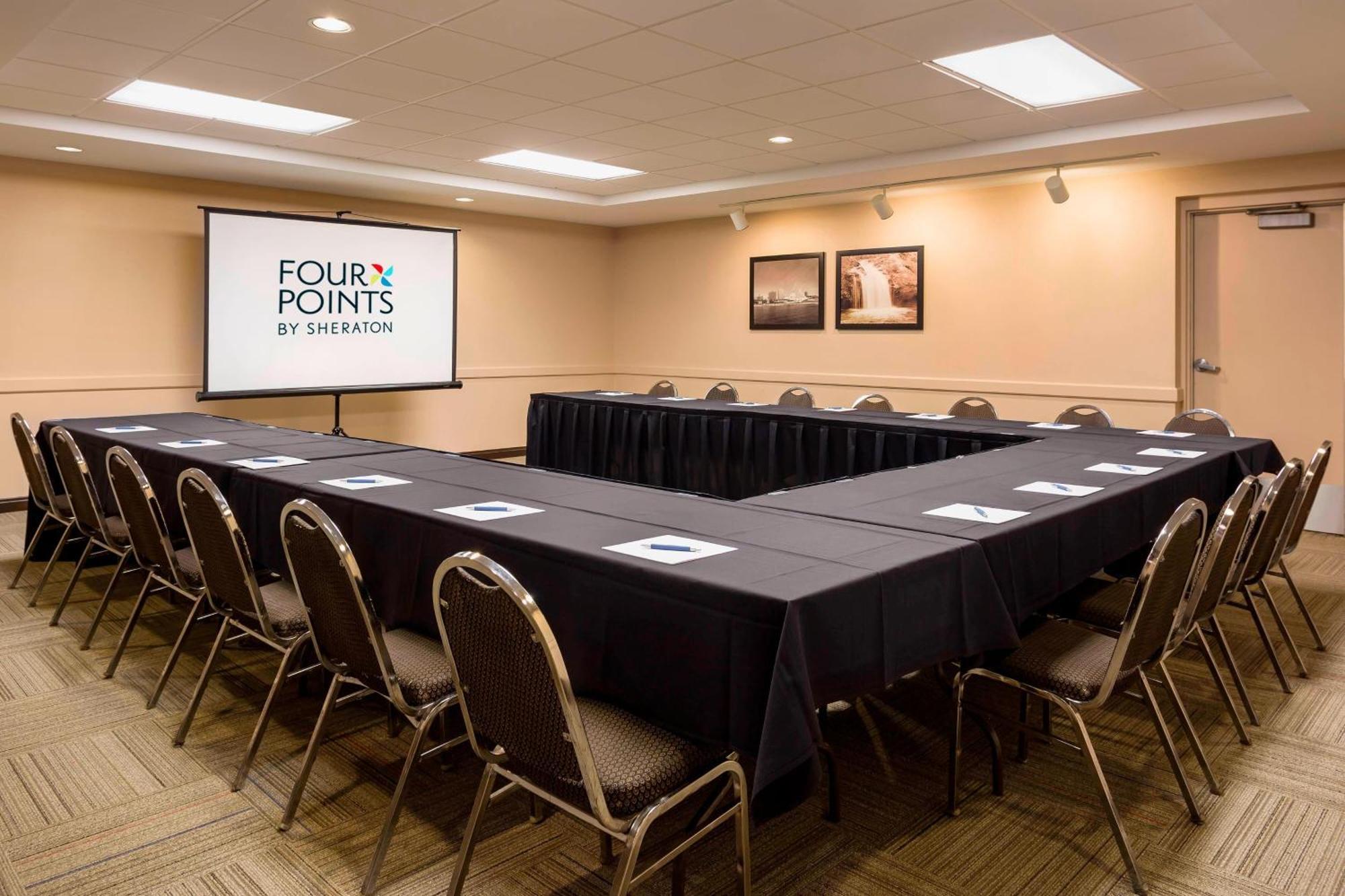 Four Points By Sheraton Milwaukee Airport Exterior photo